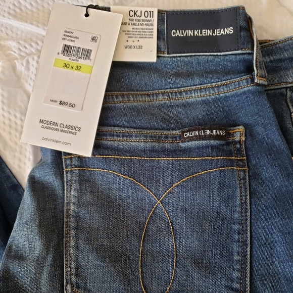 BRAND NEW CALVIN KLEIN MID RISE SKINNY JEANS - Picture 6 of 6